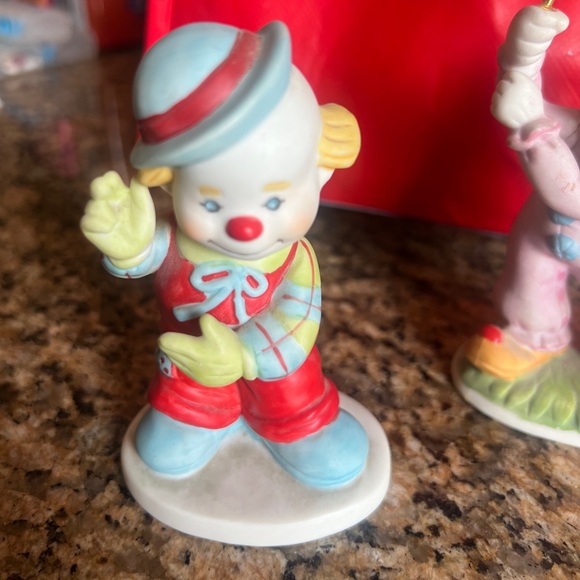 Vintage pair of porcelain clowns figurines - Lefton ‘86 & Dakin ‘84 - Picture 8 of 11